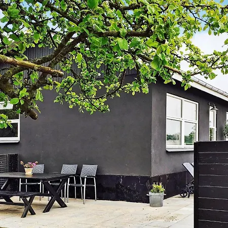 Holiday home Four-bedroom Holiday In Frorup