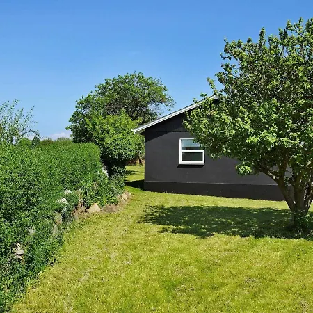 Holiday home Four-bedroom Holiday In Frorup *