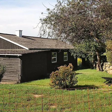 Four-bedroom Holiday In Frorup