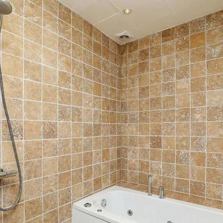 Four-bedroom Holiday In Frorup *