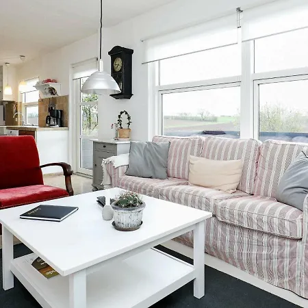 Four-bedroom Holiday In Frorup * Tarup